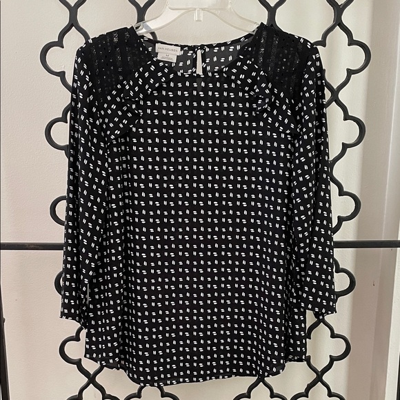 Van Heusen Black and White Geometric Top - Picture 1 of 8
